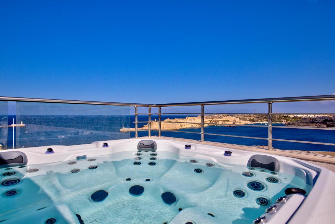 Valletta Luxury 4-Bedroom Duplex With Stunning Sea Views Private Terrace And Jacuzzi المظهر الخارجي الصورة